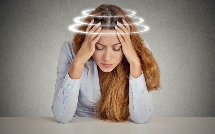 O mareo é un síntoma común da osteocondrose cervical nas mulleres